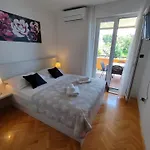 Juras Podstrana
