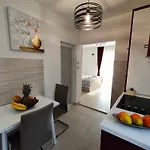 Juras Apartamento Podstrana