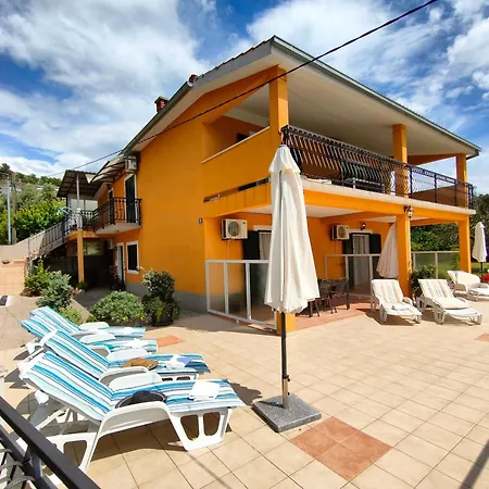 Juras Apartment